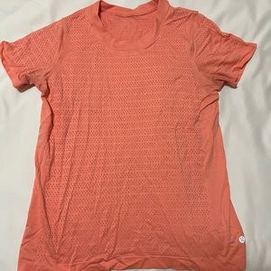 Lululemon size 6 short sleeve shirt